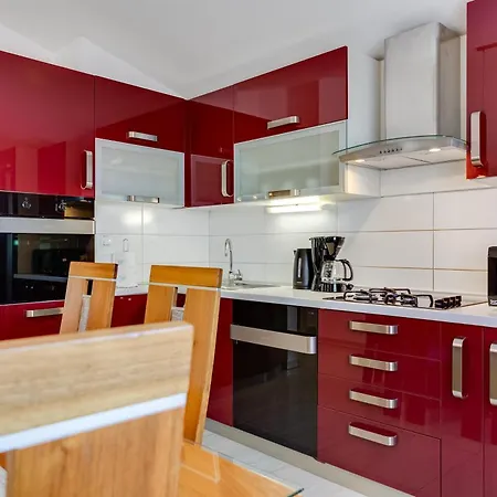 Apartman Dina *