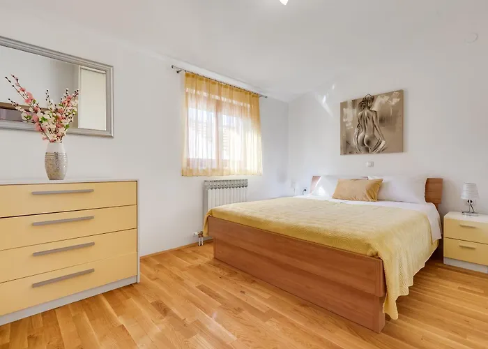 Apartamento Dina *