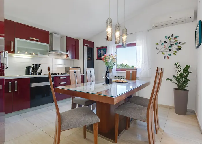 Dina Apartament