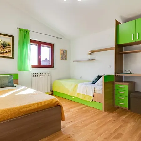 Dina Apartment *
